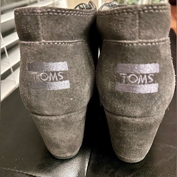 TOMS Women’s Suede Wedge Booties - Picture 2 of 4